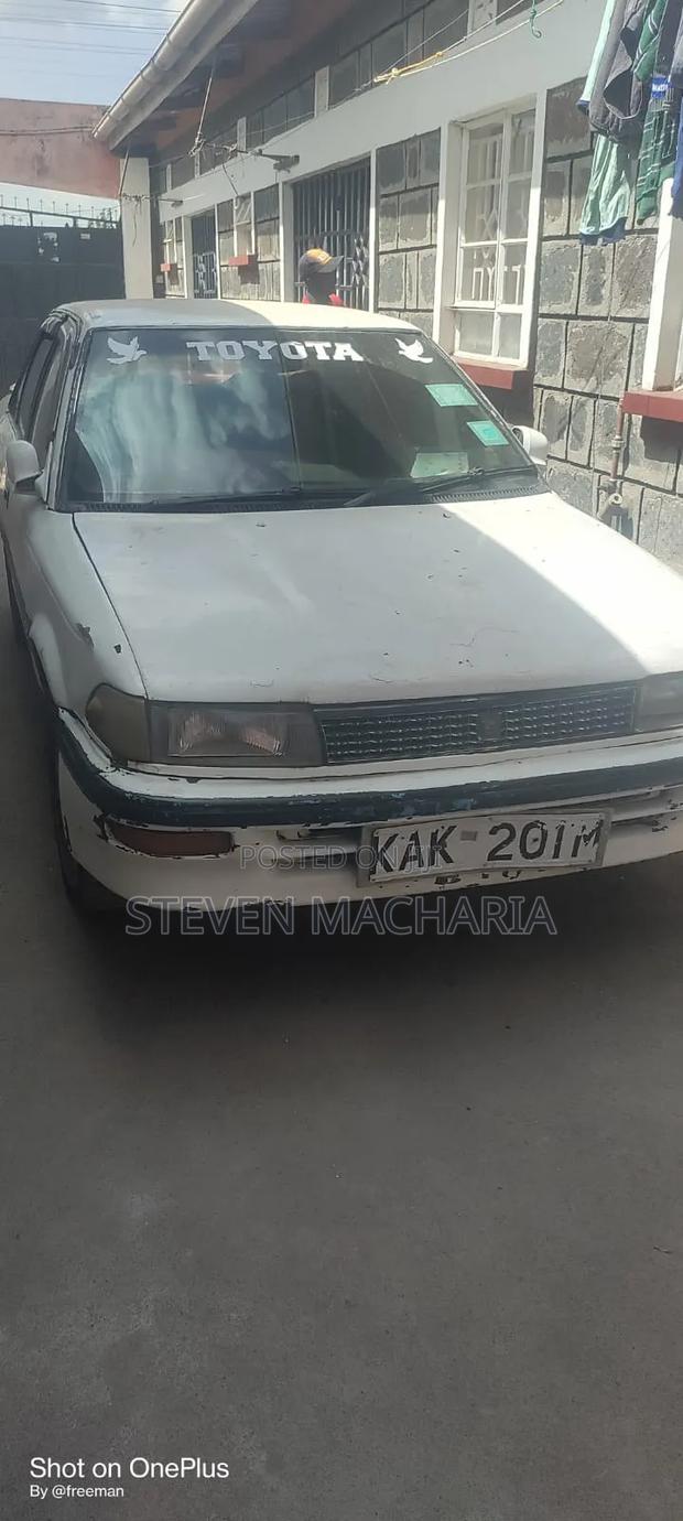 Toyota Corolla 1998 White
