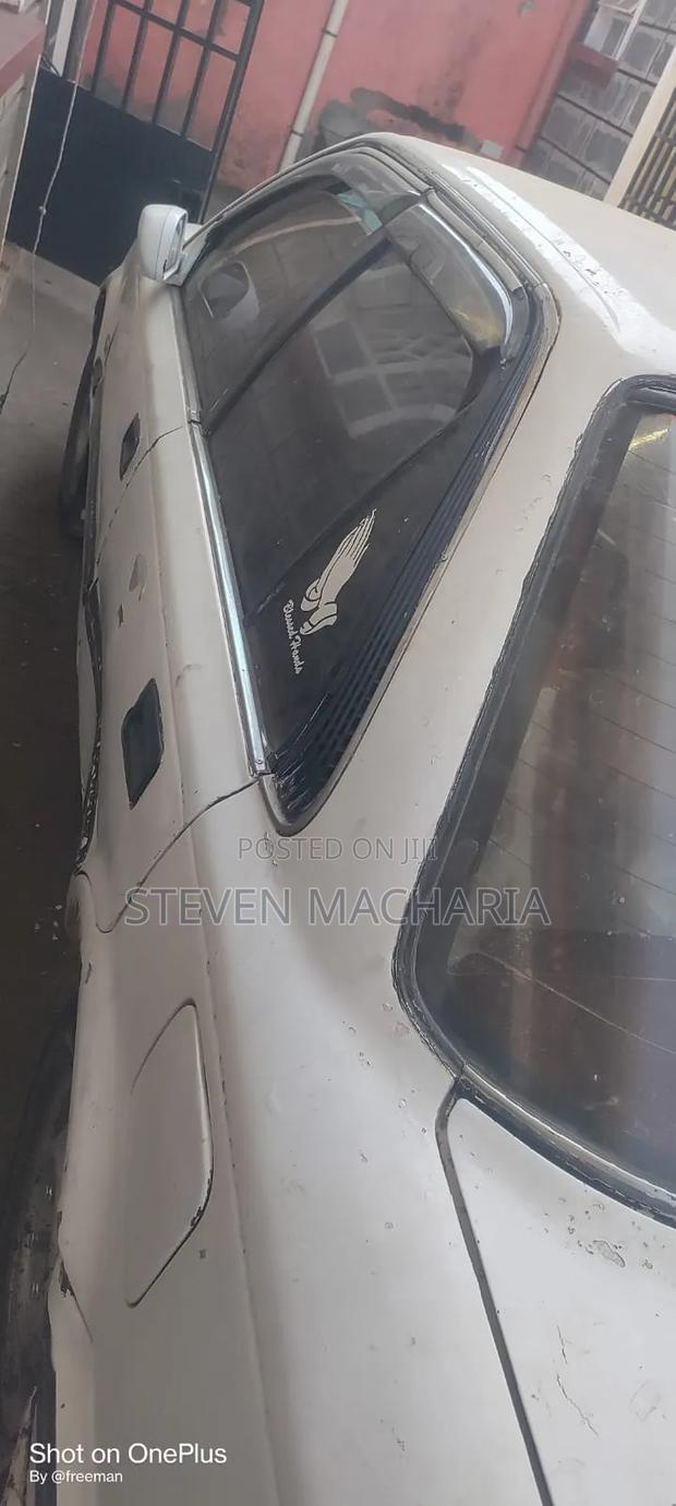 Toyota Corolla 1998 White
