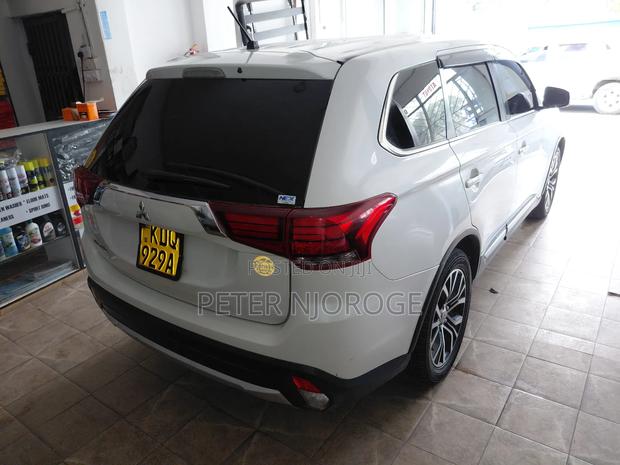 Mitsubishi Outlander 2016 Pearl