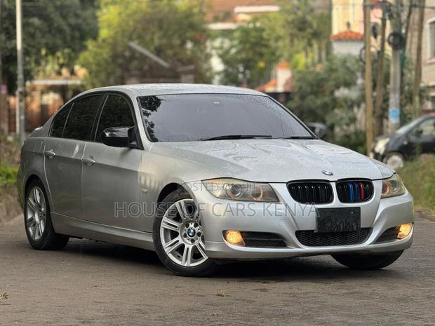 BMW 320i 2011 Silver