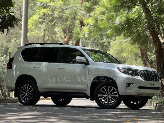 Toyota Land Cruiser Prado 2.8 2020 White