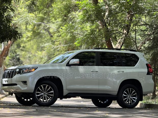 Toyota Land Cruiser Prado 2.8 2020 White