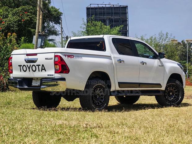 Toyota Hilux Revo Double Cab Deisel 2.4 AWD 2020 White