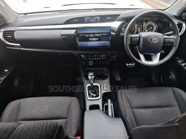 Toyota Hilux Revo Double Cab Deisel 2.4 AWD 2020 White