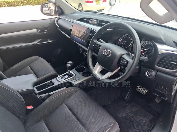 Toyota Hilux Revo Double Cab Deisel 2.4 AWD 2020 White