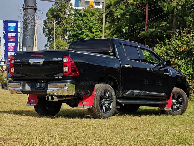 Toyota Hilux 2.4 Diesel 2020 Black