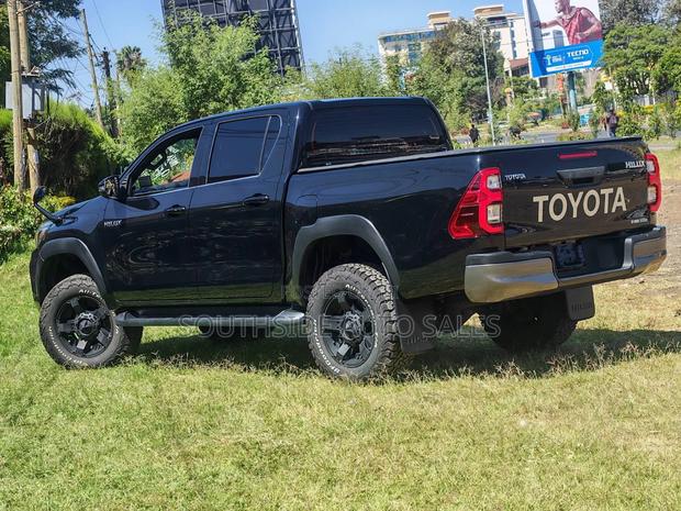 Toyota Hilux SR HI-Rider 2019 Black