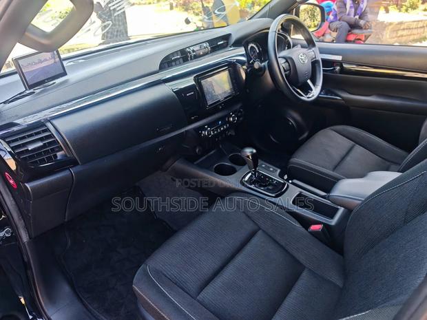 Toyota Hilux SR HI-Rider 2019 Black
