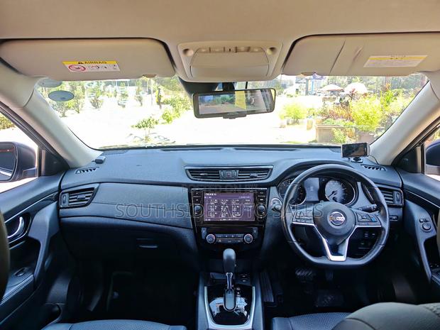 Nissan X-Trail 2.0 Petrol AWD 2019 Green