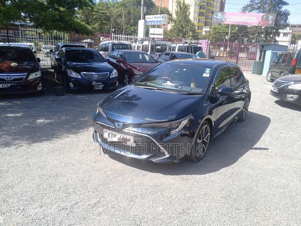 Toyota Corolla SE (1.8L 4cyl 2A) 2018 Blue