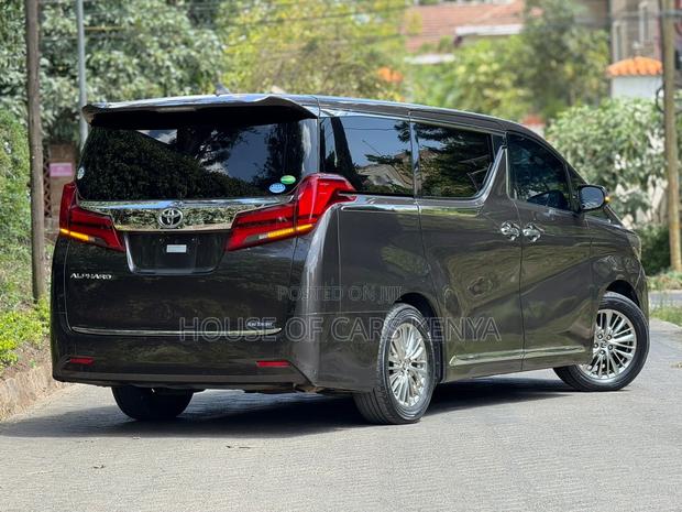 Toyota Alphard 2018 Brown