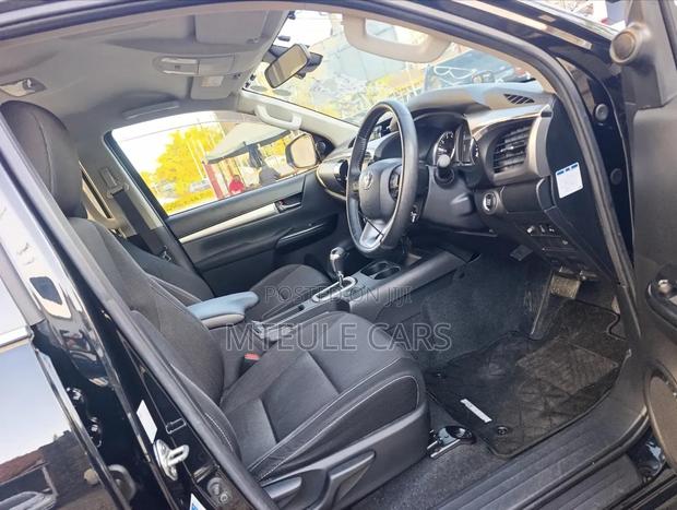 Toyota Hilux 2019 Black