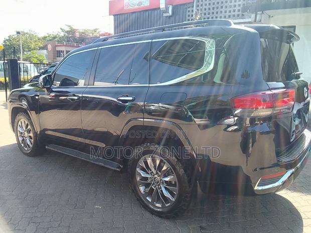Toyota Land Cruiser 2022 Black