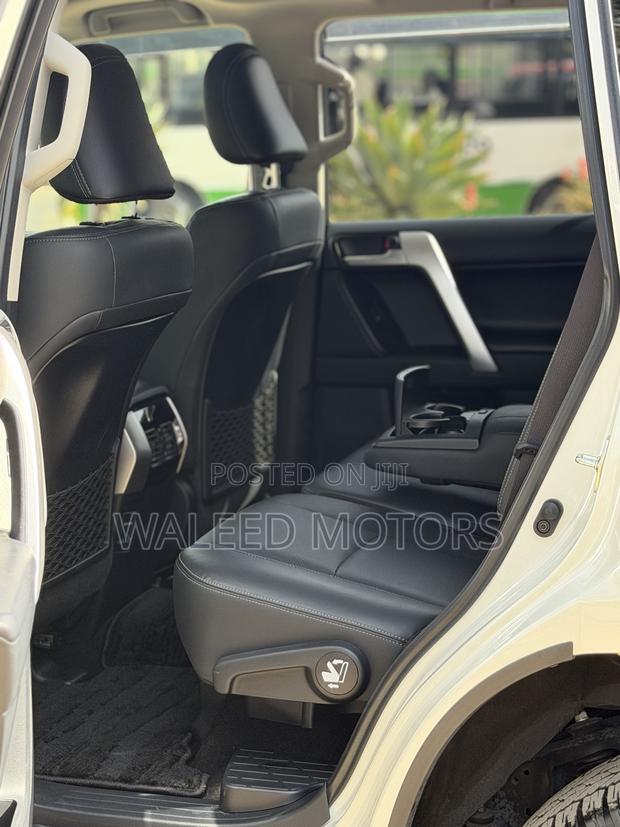 Toyota Land Cruiser Prado 2.8 2019 White