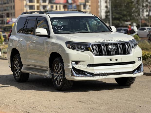 Toyota Land Cruiser Prado 2.8 2019 White