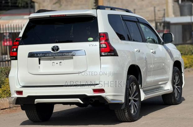 Toyota Land Cruiser Prado 2019 White