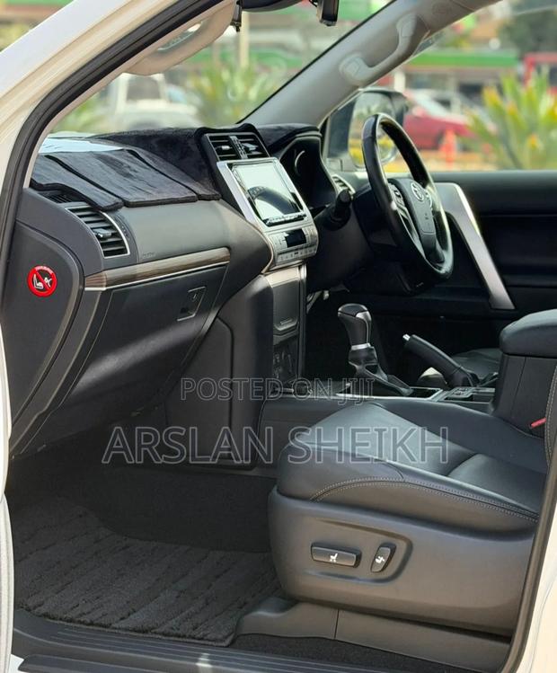 Toyota Land Cruiser Prado 2019 White