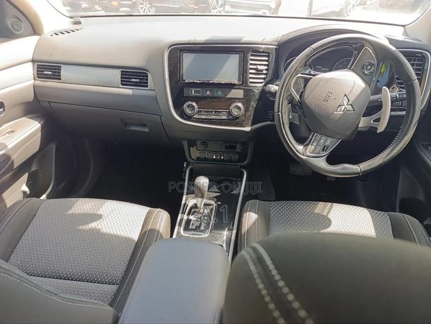 Mitsubishi Outlander 2019 White