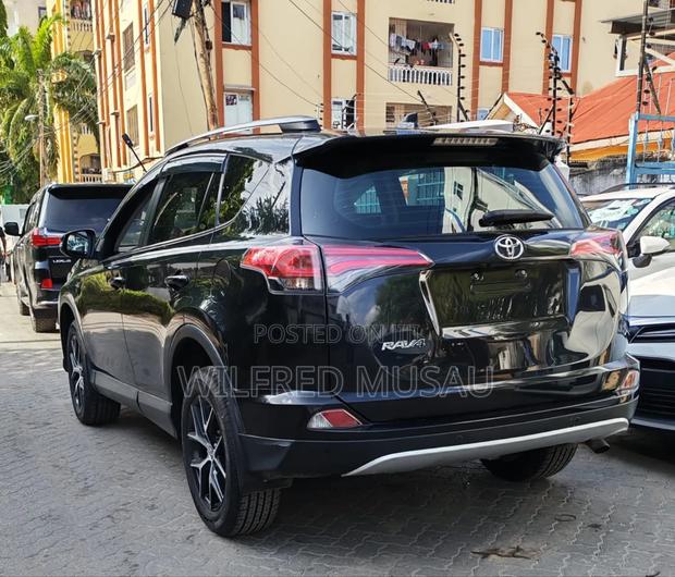 Toyota RAV4 2018 Gray