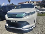 Toyota Harrier 2.0 2018 Pearl for sale