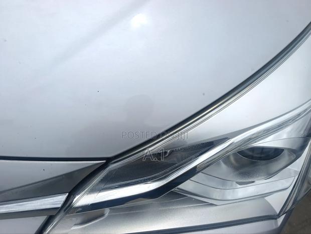 Toyota Vitz 1.5 FWD Hybrid 5dr 2019 Silver
