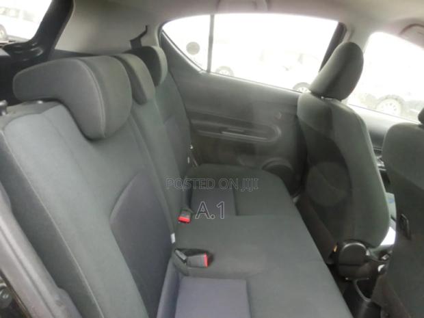 Toyota Aqua 2019 Silver