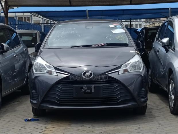 Toyota Vitz 1.0 FWD 5dr 2019 Gray