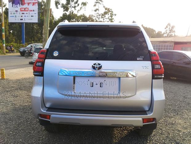 Toyota Land Cruiser Prado 2.8 2019 Silver