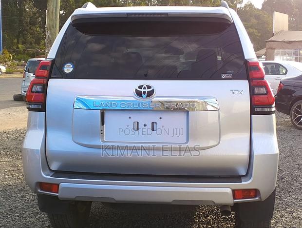 Toyota Land Cruiser Prado 2.8 2019 Silver
