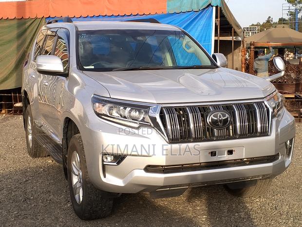 Toyota Land Cruiser Prado 2.8 2019 Silver