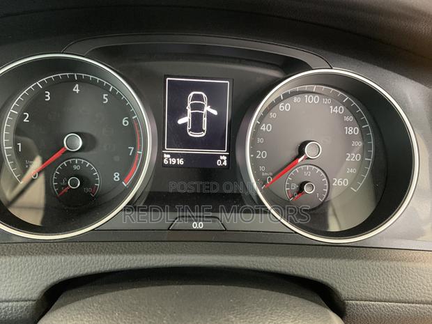 Volkswagen Golf TSI S FWD 2018 Red