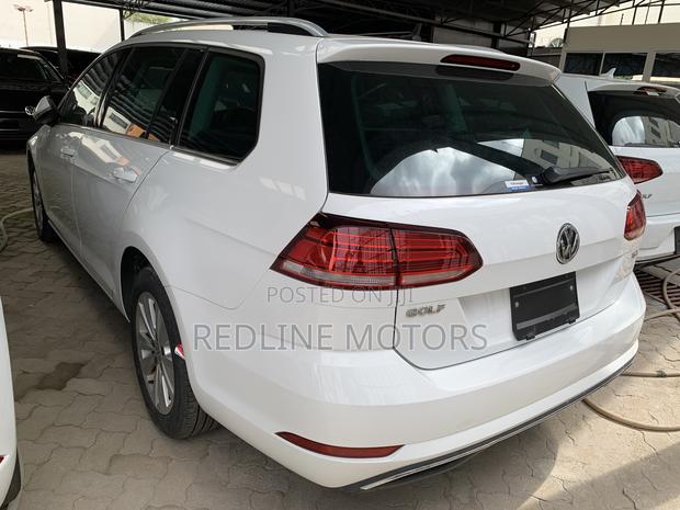 Volkswagen Golf Variant 2018 White
