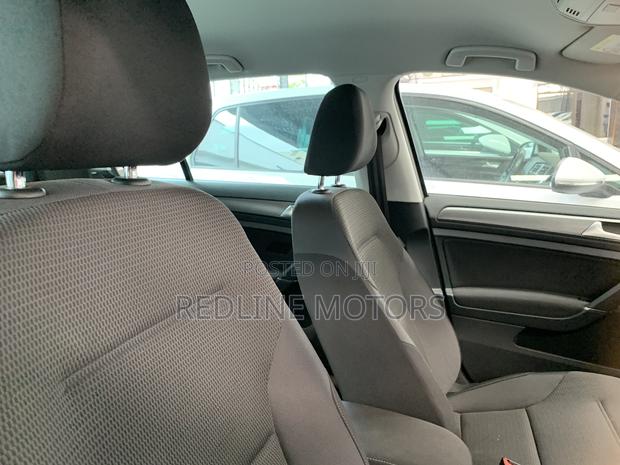 Volkswagen Golf TSI S FWD 2018 Silver