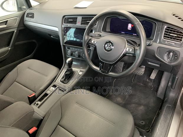 Volkswagen Golf TSI S FWD 2018 Silver