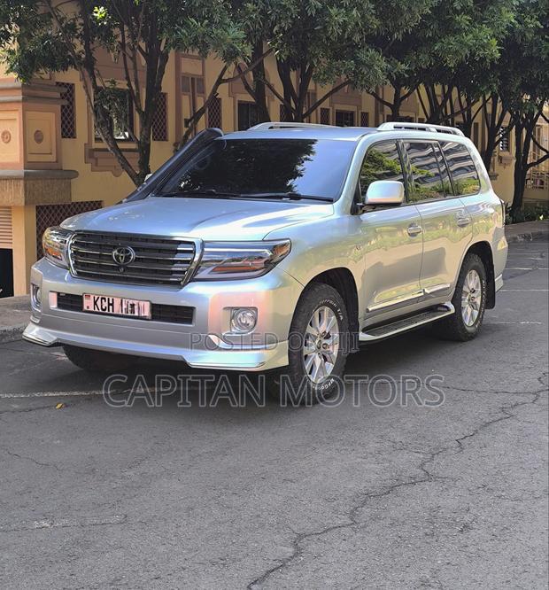 Toyota Land Cruiser 4.6 V8 AX G Selection 2010 Silver