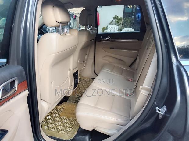Jeep Grand Cherokee 2012 Gray