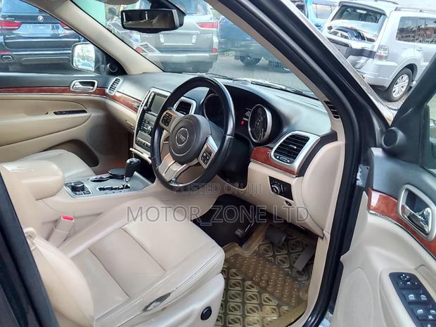 Jeep Grand Cherokee 2012 Gray