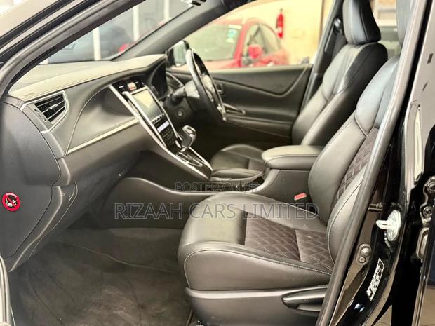 Toyota Harrier 2.0 2018 Matt Black