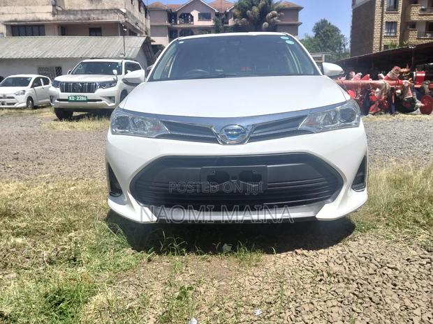 Toyota Corolla Fielder 1.5 Hybrid FWD 2018 White