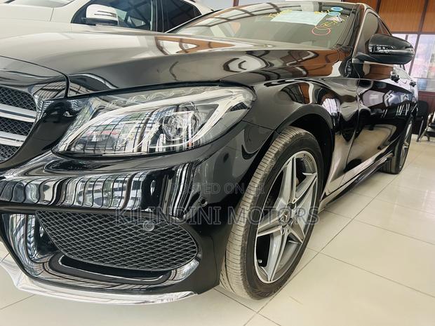 Mercedes-Benz C200 2019 Black