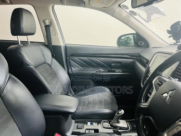 Mitsubishi Outlander 2019 White