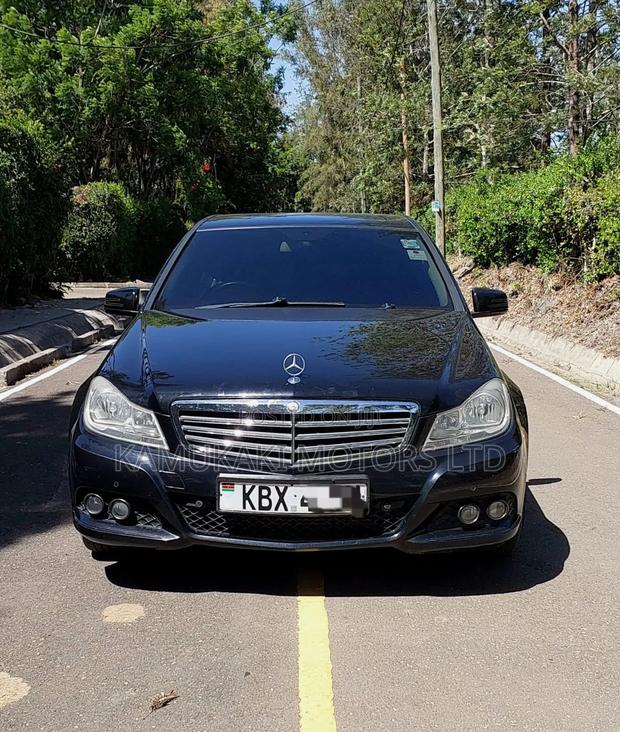 Mercedes-Benz C180 2011 Black