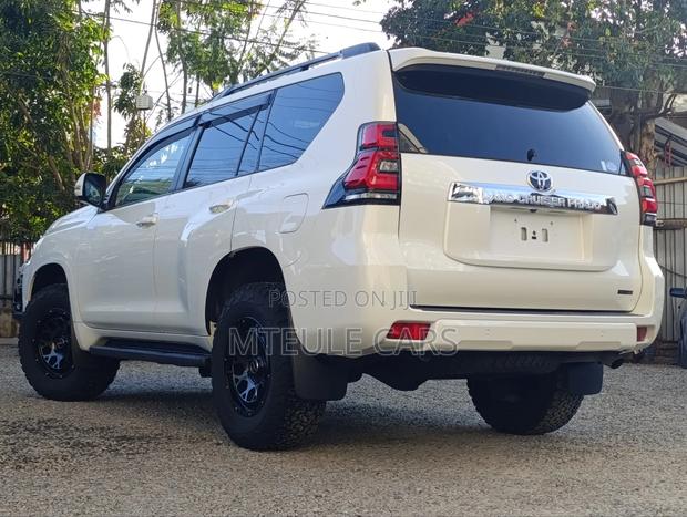 Toyota Land Cruiser Prado 2019 Black