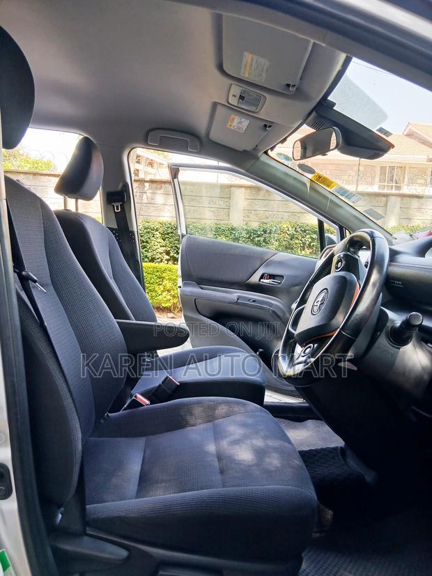 Toyota Sienta 1.5 FWD (6-seater) 2016 Silver