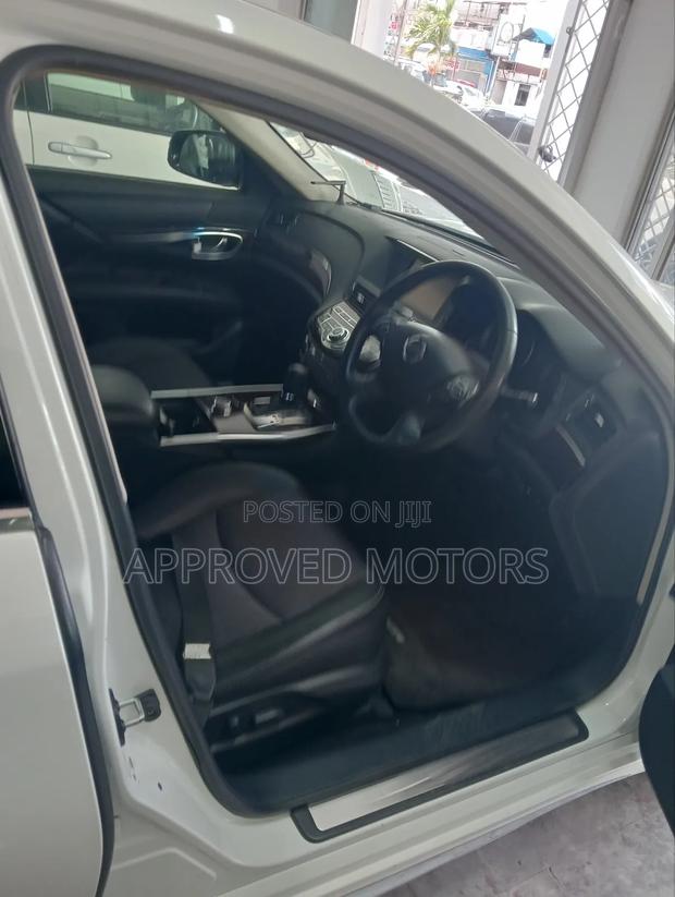 Nissan Cima 2019 White
