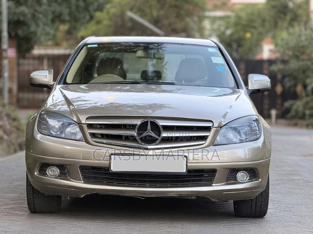 Mercedes-Benz C200 2007 Gold