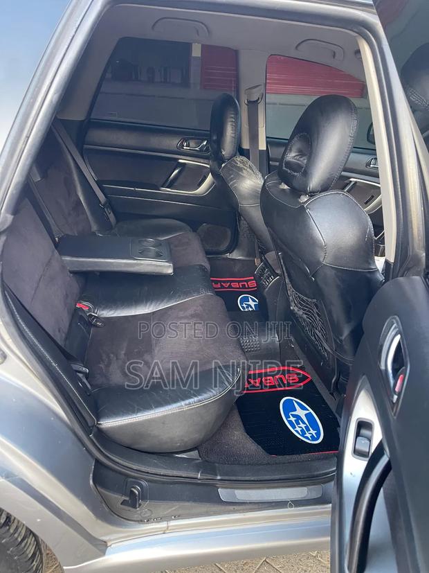 Subaru Legacy 2.5 2009 Gray