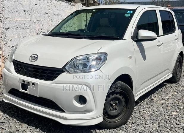 Toyota Passo 1.0 FWD 2018 White