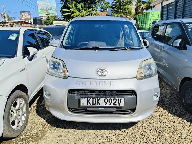 Toyota Porte 1.3 FWD 2015 Silver