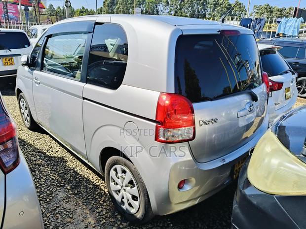 Toyota Porte 1.3 FWD 2015 Silver